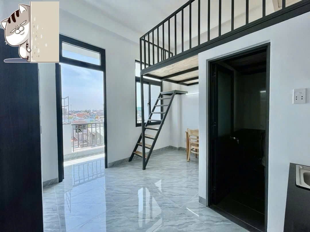 Căn hộ có gác xây mới tinh 100% - Ban công _ Cửa sổ lớn - Ngay Nguyễn Văn Quá - Trường Chinh