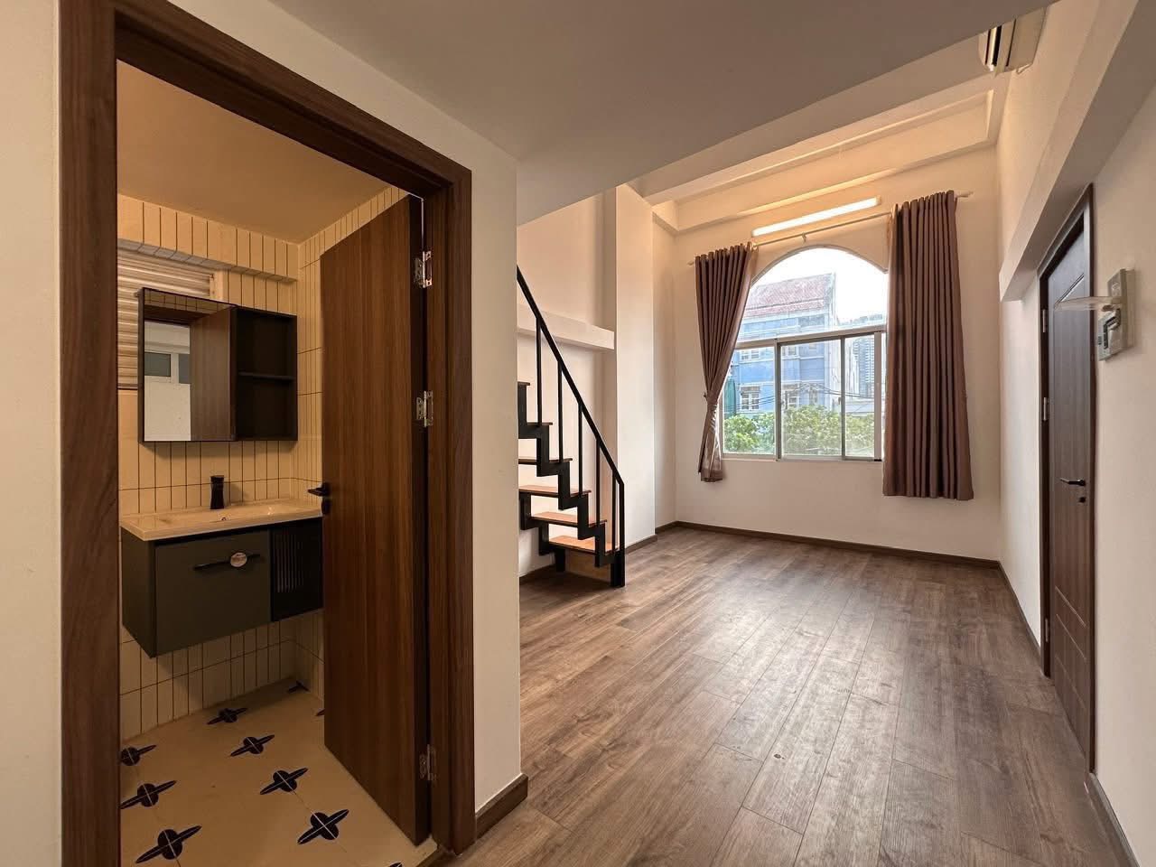 Duplex xịn ở Hoà Bình - Đầm Sen - Q11