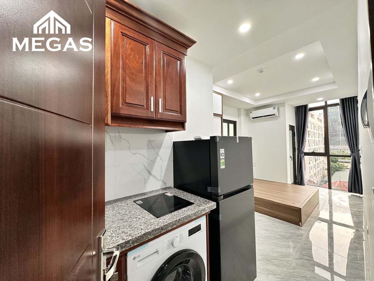 CHO THUÊ CĂN HỘ STUDIO Ở MẶT ĐƯỜNG PHÚ DIỄN, BẮC TỪ LIÊM, PHÒNG MỚI TINH - FULL NỘI THẤT