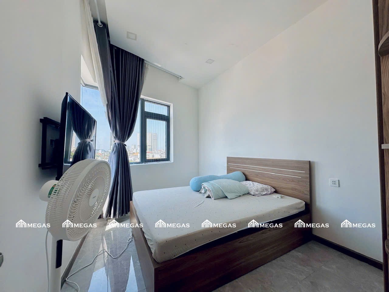 CHO THUÊ CĂN HỘ 1 PHÒNG NGỦ BALCONY - NGAY TRUNG TÂM - YÊN TĨNH