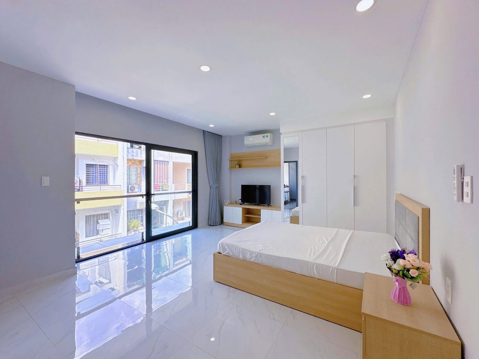 CHO THUÊ CĂN HỘ CỬA SỔ THOÁNG NGAY CẦU ÔNG LÃNH - GIÁ RẺ