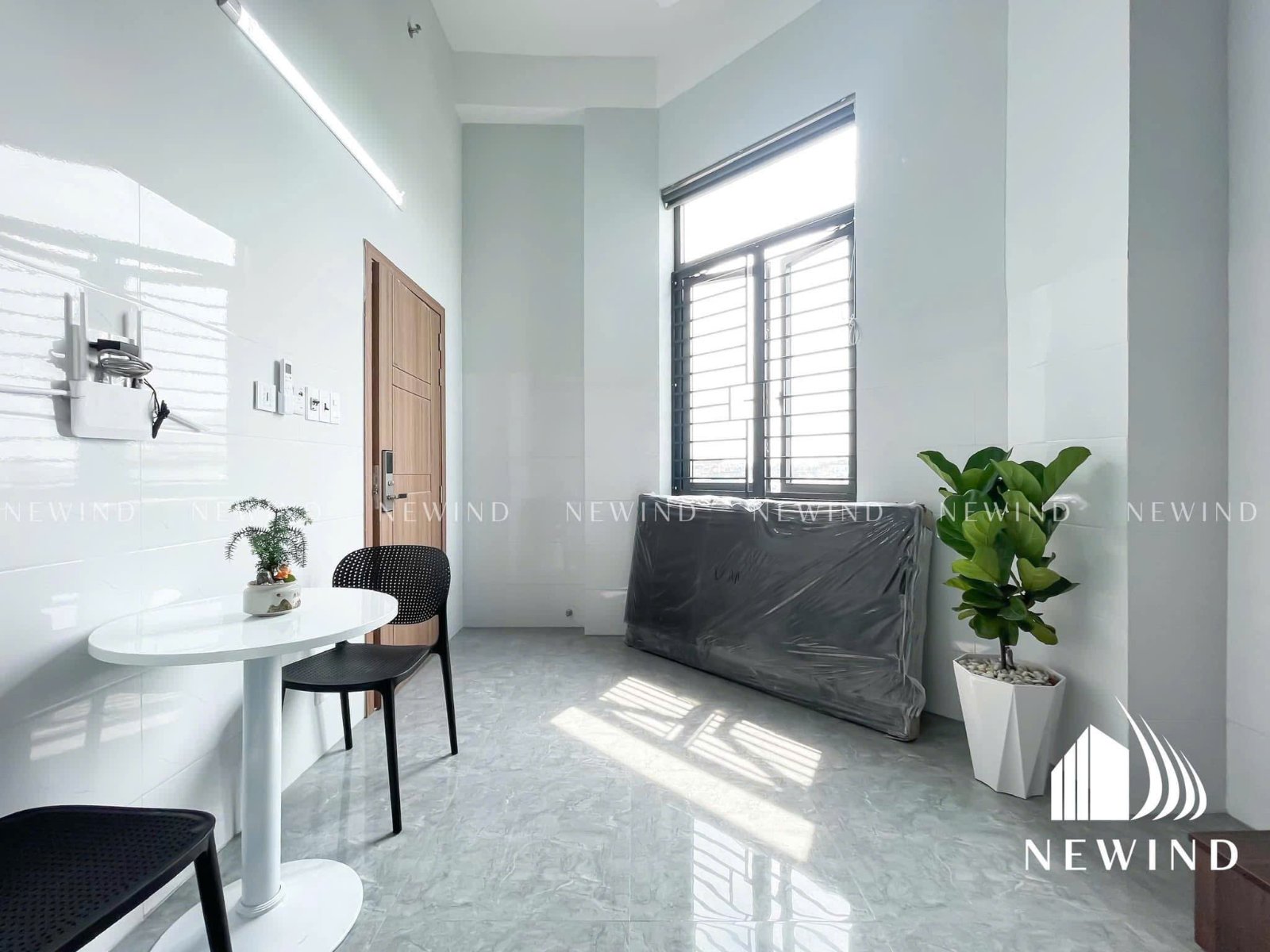 Ảnh 2 — Phòng cho thuê xây 100% - View kính, cửa sổ lớn - Ngay Dương Thị Mười - CVPM Quang Trung