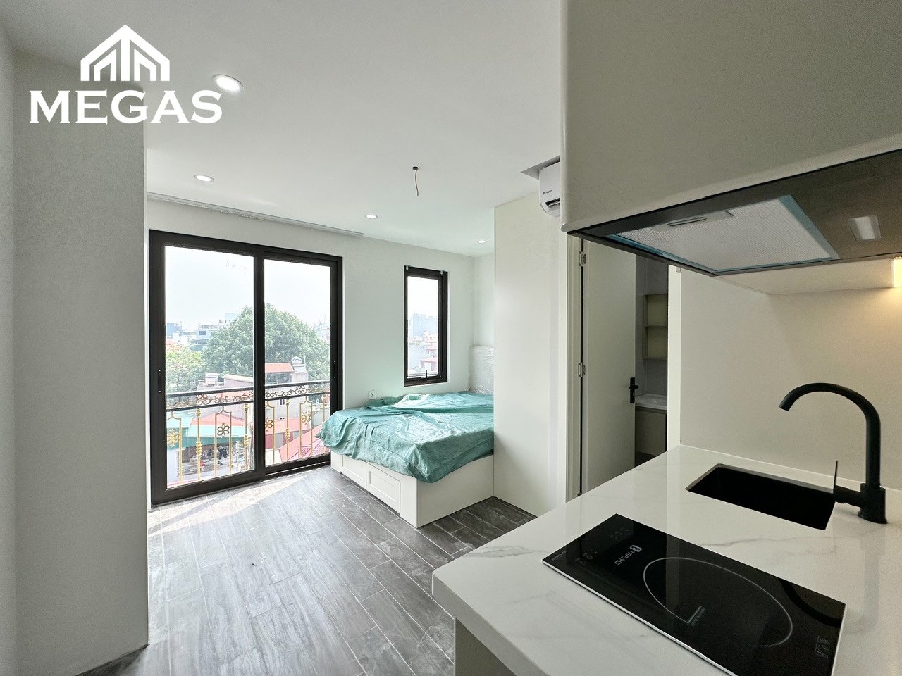 CHO THUÊ CĂN HỘ STUDIO 35M2 - BAN CÔNG THOÁNG - FULL ĐỒ TẠI HOÀNG HOA THÁM, NGAY VĂN CAO, LIỄU GIAI, THỤY KHUÊ
