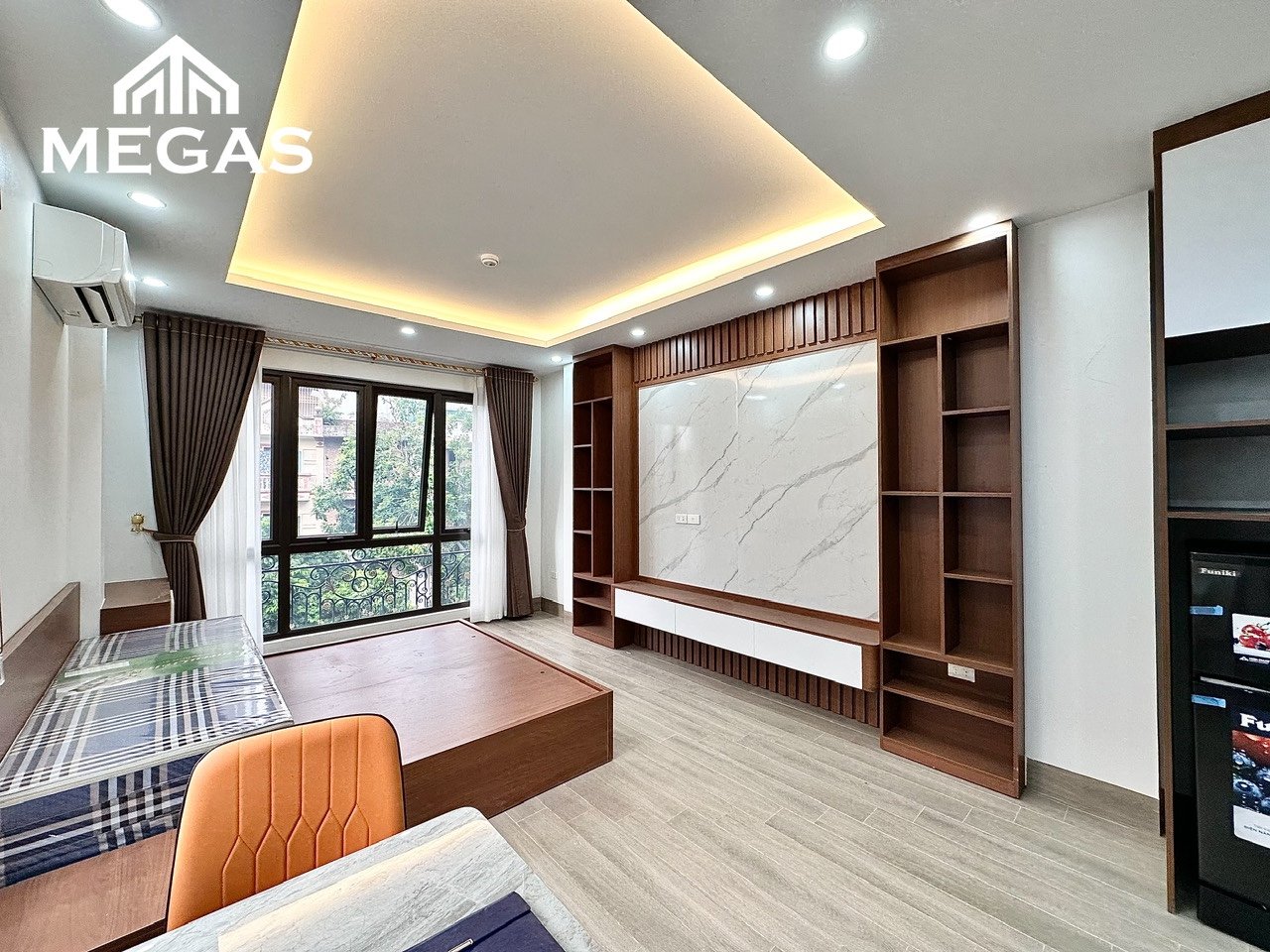 CHO THUÊ CĂN HỘ STUDIO Ở HỒ TÙNG MẬU, MAI DỊCH - PHÒNG MỚI TINH, FULL NỘI THẤT